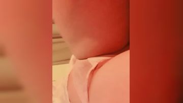 香飘飘-奶茶妹-❤️五官精致，大眼睛，小妹穴，大胸胸，首次下海就大秀，果然淫水多，手指扣逼发骚叫春，真的好好听！