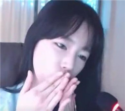 韩国性感女主播谈笑风生 mp4