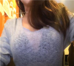 在网吧自摸表演2 mp4