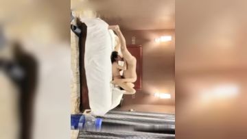 约了个苗条妹子高难度站立69口交多种姿势换着操