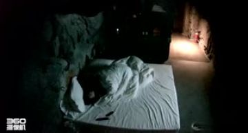 [洞穴偷拍] 男啪女鸡巴爽~女啪男压上床~十指紧扣超甜蜜性爱体验~