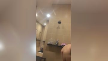 温泉会馆沐浴画面流出!牛人小妹潜入淋浴间偷拍妹子洗澡~