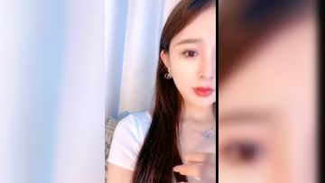 顶级尤物颜值女神！好久没播回归！极品修长美腿，全身粉嫩道具自慰，按摩器震穴深插娇喘