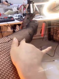 快手长腿女神『舞魅程美美』超大尺度私拍定制 骚舞诱惑撅着屁屁掰鲍鱼很是肥嫩