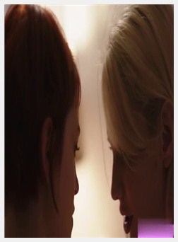 两个宝贝让他们的阴户达到高潮