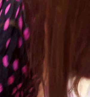 极品粉红小嫩穴的漂亮幼教MM在自家床褥上被强插的痛...