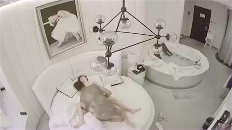 对白清晰满背纹道上大哥套房约炮外表清纯内心狂热眼...