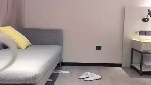 太子极品探花约了个黑裤妹子啪啪口交舔弄沙发上位骑...