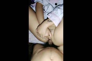 骑乘打桩嫩穴被撑爆 蜜桃美臀一下下抽插