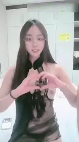 极品小骚妹镜头前让小哥调教，全程露脸乖巧听话给小哥口交大鸡巴