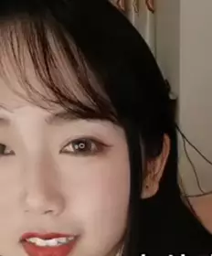 照顾一下很多水的黑丝人妻