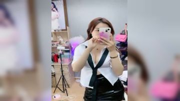 衬衣包臀裙性感女神！黑丝高跟鞋极品腿模！。