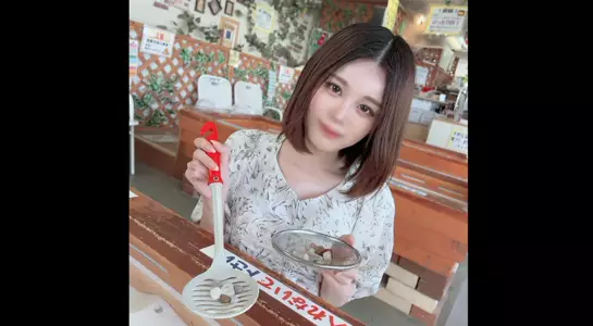 FC2-PPV-4085084 初撮影・颜出し！！3日间限定