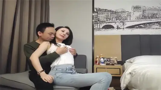 步宾寻花：黑丝巨乳淫娃尤物小姐姐