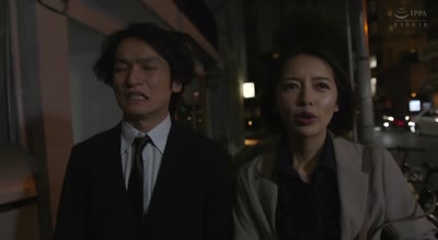 HODV-21945 「终电なくなっちゃったね…じゃあウチくる？」终电を逃して旦那さんが出张中の女上司の家にお泊まり不伦、诱惑発情された仆は兴奋して朝までハメ続けた 美咲かんな